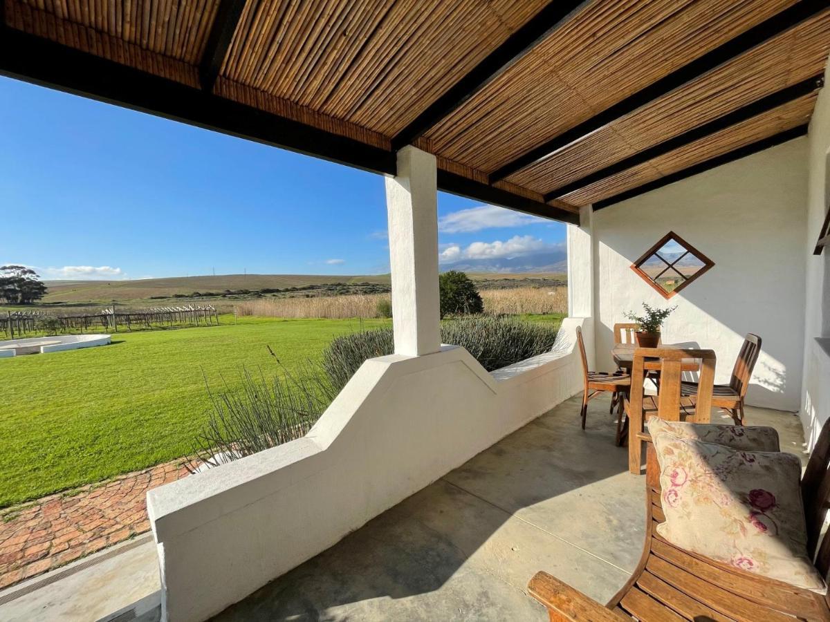 Gasthaus Endless Vineyards at Wildekrans Wine Estate Botrivier Exterior foto