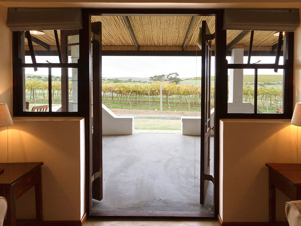 Gasthaus Endless Vineyards at Wildekrans Wine Estate Botrivier Exterior foto